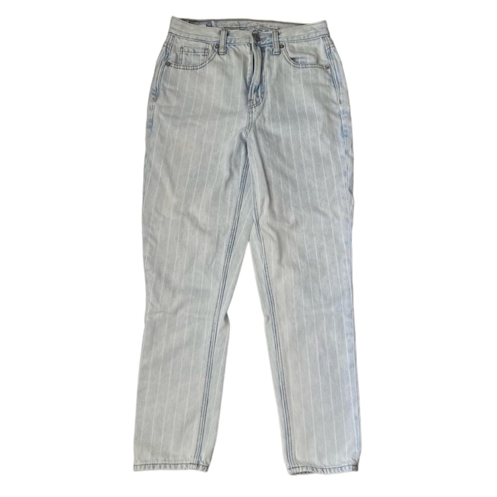 American Eagle Pin striped MOM JEAN Size 0 Short